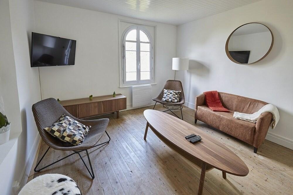The Originals Hotel Le Cise Restaurant Chambres Et Suites Олт Екстериор снимка