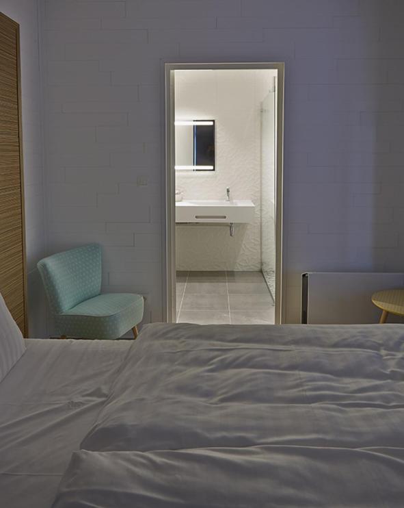 The Originals Hotel Le Cise Restaurant Chambres Et Suites Олт Екстериор снимка