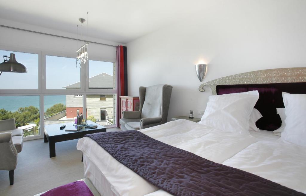 The Originals Hotel Le Cise Restaurant Chambres Et Suites Олт Екстериор снимка