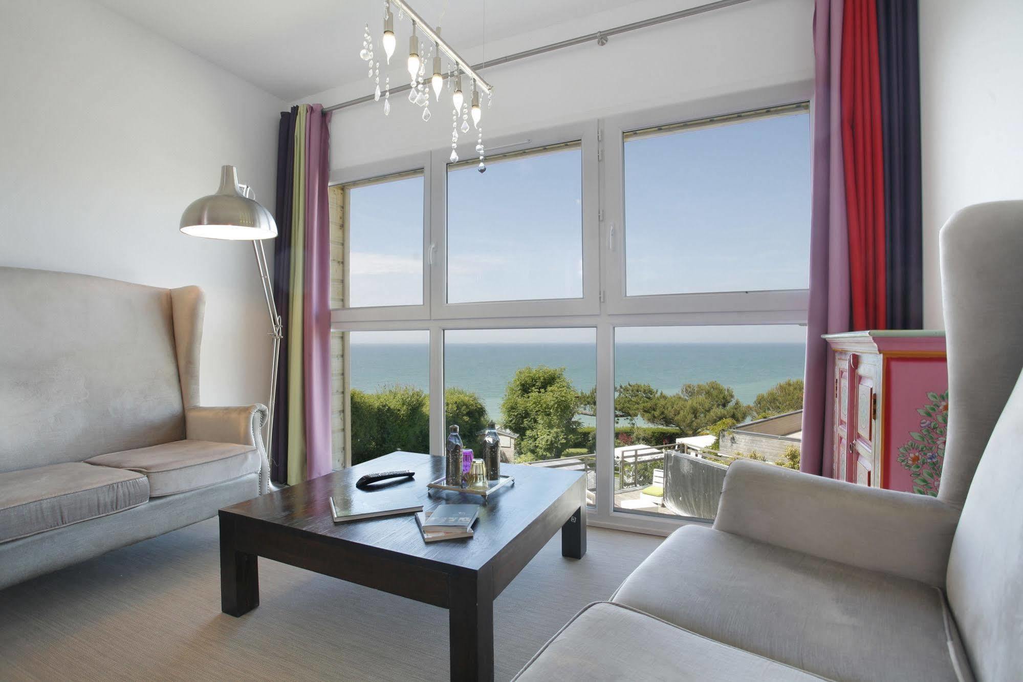 The Originals Hotel Le Cise Restaurant Chambres Et Suites Олт Екстериор снимка
